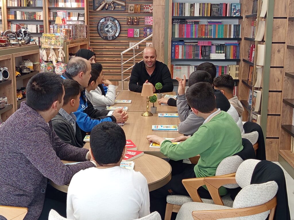 EMNİYETİN KİTAP TAHLİLİ PROGRAMINA YAZAR YETKİN ALBERT KONUK OLDU 6 1000326556